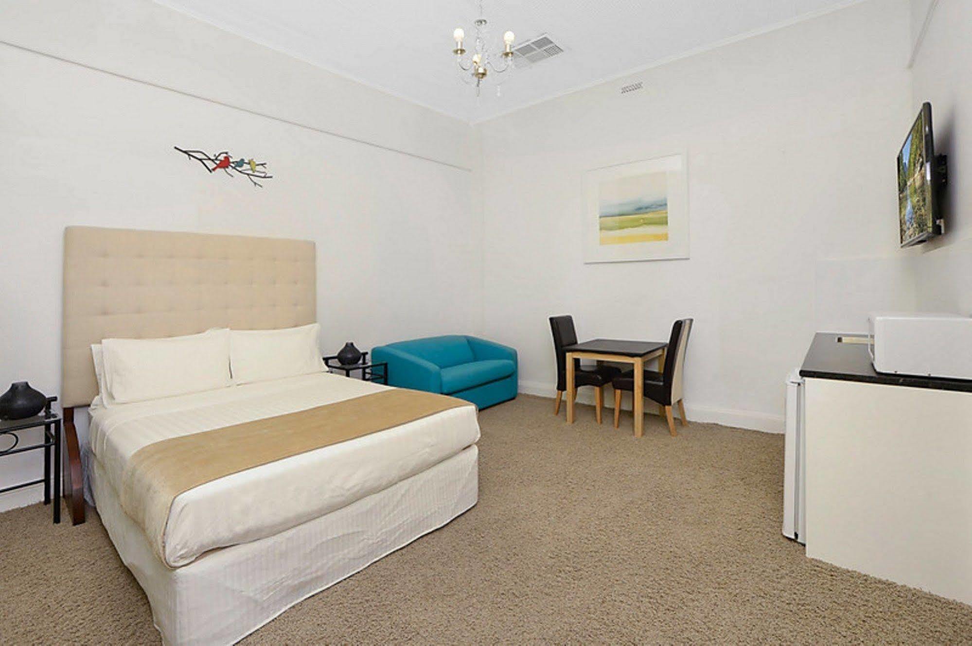 Suites On Avon York Extérieur photo